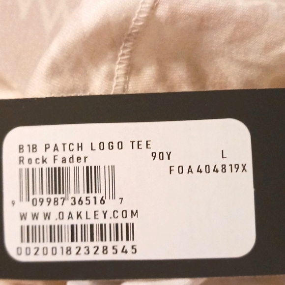 Oakley "Hydrolix" Vertical Sets Tee Rock Fader Logo T-Shirt  in Size L (NWT) - Picture 7 of 8